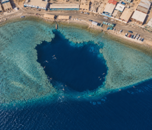 imagen cenital del blue hole en Dahab